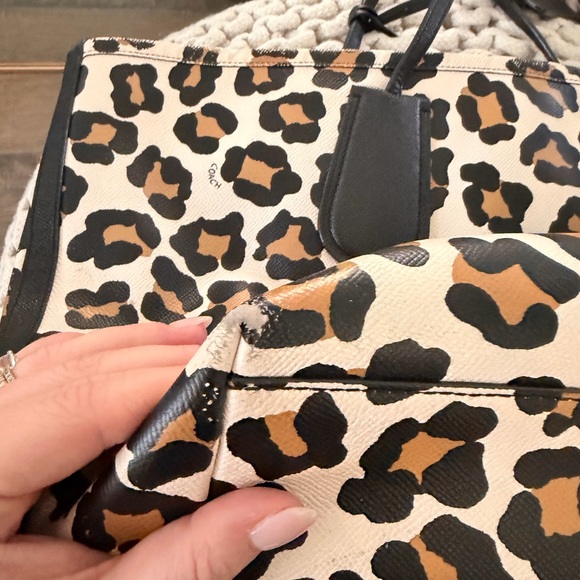 Coach Tote - Picture 12 of 12